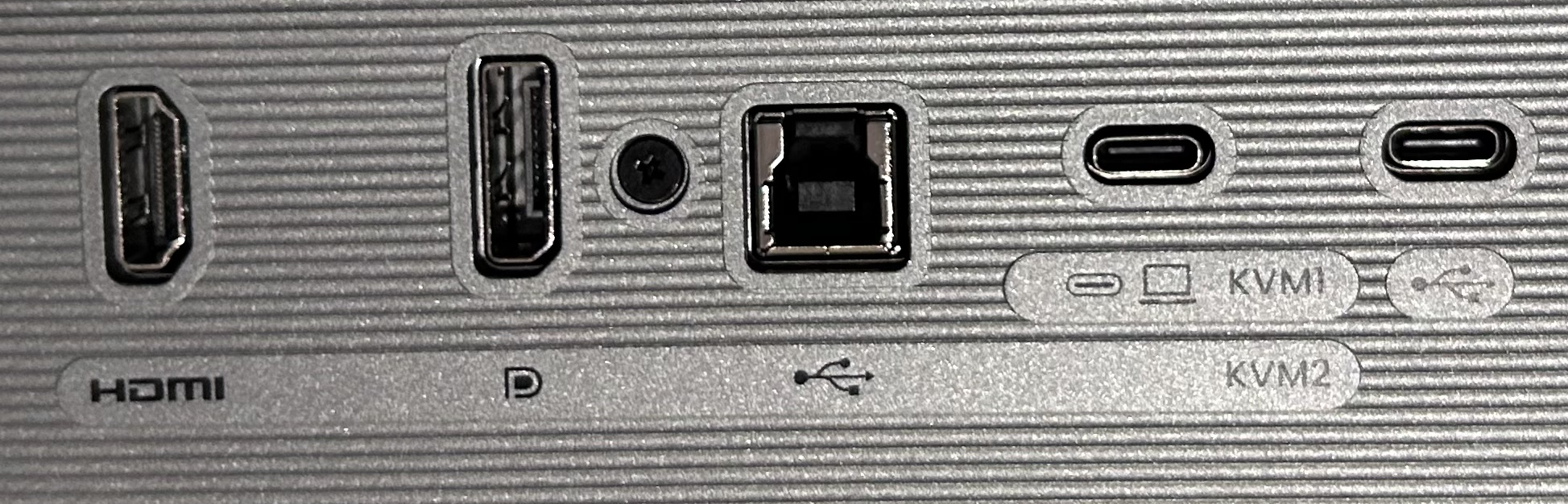 monitor port types including KVM